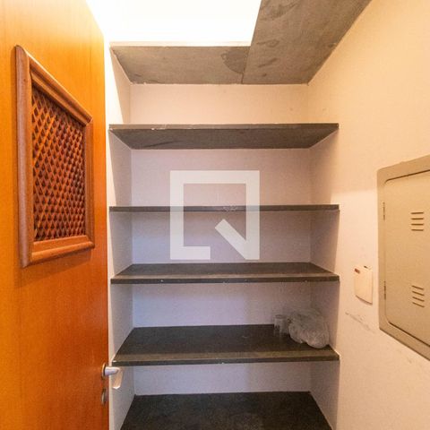Casa de condomínio à venda com 350m², 4 quartos e 4 vagas Casa de condomínio à venda com 350m², 4 quartos e 4 vagasDespensa 03