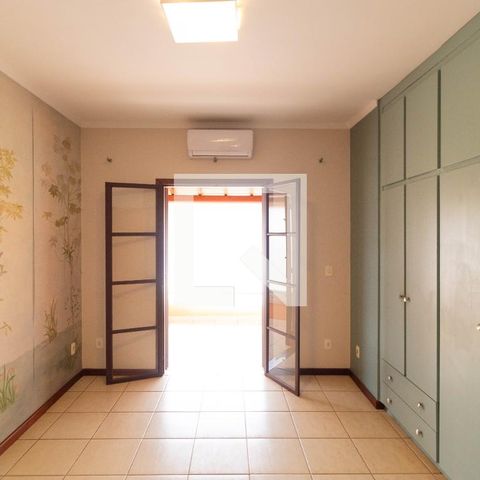 Casa de condomínio à venda com 350m², 4 quartos e 4 vagas Casa de condomínio à venda com 350m², 4 quartos e 4 vagasSuíte 03