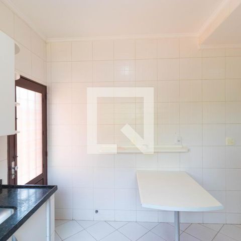 Casa de condomínio à venda com 350m², 4 quartos e 4 vagas Casa de condomínio à venda com 350m², 4 quartos e 4 vagasCozinha