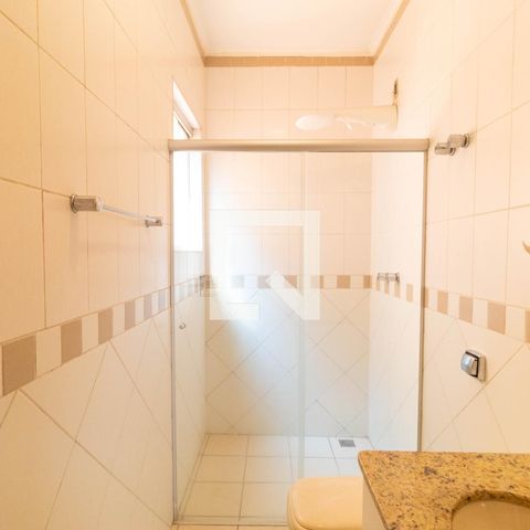 Casa de condomínio à venda com 350m², 4 quartos e 4 vagas Casa de condomínio à venda com 350m², 4 quartos e 4 vagasBanheiro da Suíte 04