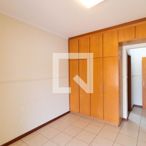 Casa de condomínio à venda com 350m², 4 quartos e 4 vagas Casa de condomínio à venda com 350m², 4 quartos e 4 vagasSuíte 02