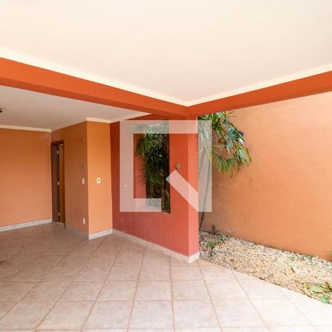 Casa de condomínio à venda com 350m², 4 quartos e 4 vagas Casa de condomínio à venda com 350m², 4 quartos e 4 vagasÁrea Gourmet