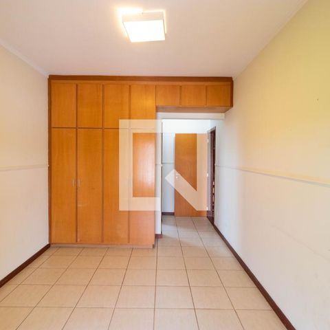 Casa de condomínio à venda com 350m², 4 quartos e 4 vagas Casa de condomínio à venda com 350m², 4 quartos e 4 vagasSuíte 02