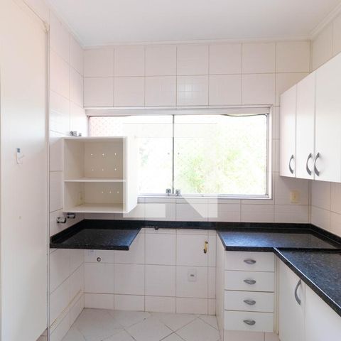 Casa de condomínio à venda com 350m², 4 quartos e 4 vagas Casa de condomínio à venda com 350m², 4 quartos e 4 vagasCozinha