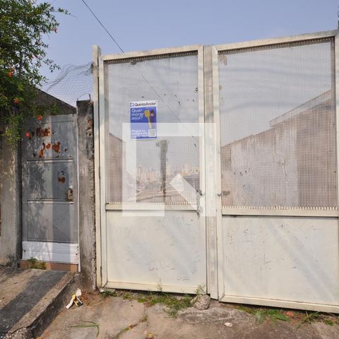 Casa à venda com 60m², 2 quartos e 1 vaga Casa à venda com 60m², 2 quartos e 1 vagaFachada