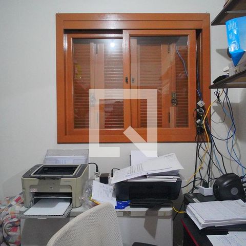 Casa à venda com 249m², 3 quartos e 2 vagas Casa à venda com 249m², 3 quartos e 2 vagasEscritório