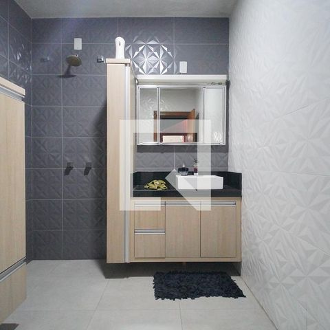 Casa à venda com 249m², 3 quartos e 2 vagas Casa à venda com 249m², 3 quartos e 2 vagasBanheiro 1