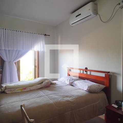 Casa à venda com 249m², 3 quartos e 2 vagas Casa à venda com 249m², 3 quartos e 2 vagasSuíte