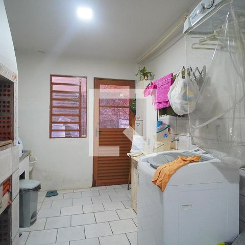 Casa à venda com 249m², 3 quartos e 2 vagas Casa à venda com 249m², 3 quartos e 2 vagasÁrea de Serviço