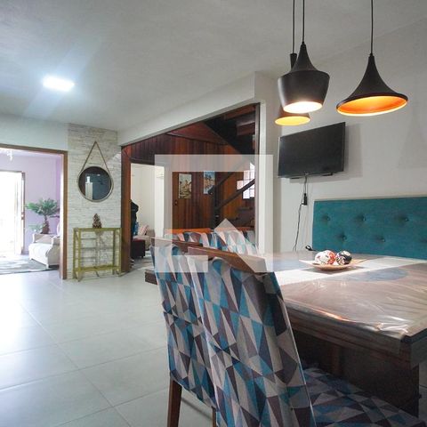 Casa à venda com 249m², 3 quartos e 2 vagas Casa à venda com 249m², 3 quartos e 2 vagasCopa