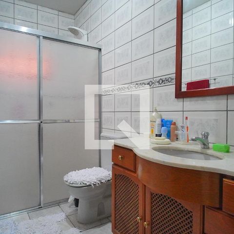 Casa à venda com 249m², 3 quartos e 2 vagas Casa à venda com 249m², 3 quartos e 2 vagasBanheiro 2