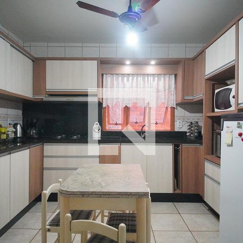Casa à venda com 249m², 3 quartos e 2 vagas Casa à venda com 249m², 3 quartos e 2 vagasCozinha