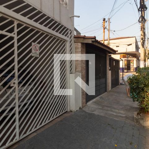 Casa à venda com 100m², 4 quartos e 1 vaga Casa à venda com 100m², 4 quartos e 1 vagaFachada