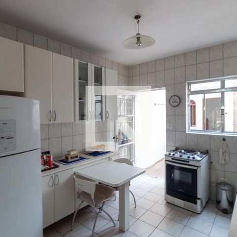 Casa à venda com 100m², 4 quartos e 1 vaga Casa à venda com 100m², 4 quartos e 1 vagaCozinha Americana
