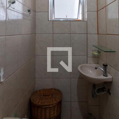 Casa à venda com 100m², 4 quartos e 1 vaga Casa à venda com 100m², 4 quartos e 1 vagaBanheiro da Suíte 1