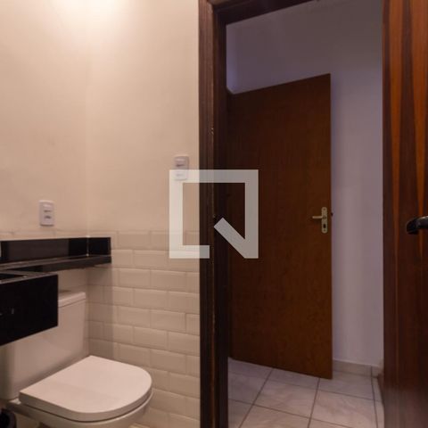 Casa à venda com 100m², 4 quartos e 1 vaga Casa à venda com 100m², 4 quartos e 1 vagaBanheiro Social