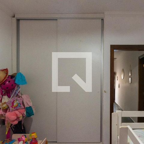 Casa à venda com 210m², 2 quartos e 4 vagas Casa à venda com 210m², 2 quartos e 4 vagasQuarto