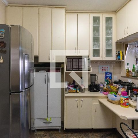 Casa à venda com 210m², 2 quartos e 4 vagas Casa à venda com 210m², 2 quartos e 4 vagasCozinha