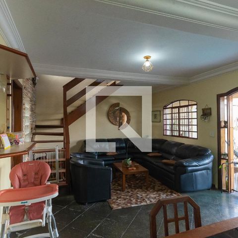 Casa à venda com 210m², 2 quartos e 4 vagas Casa à venda com 210m², 2 quartos e 4 vagasSala