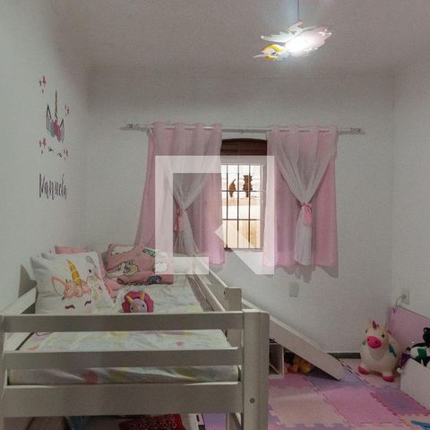 Casa à venda com 210m², 2 quartos e 4 vagas Casa à venda com 210m², 2 quartos e 4 vagasQuarto