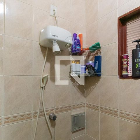 Casa à venda com 210m², 2 quartos e 4 vagas Casa à venda com 210m², 2 quartos e 4 vagasBanheiro da Suíte