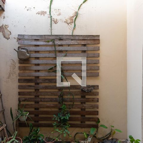 Casa à venda com 210m², 2 quartos e 4 vagas Casa à venda com 210m², 2 quartos e 4 vagasÁrea de Luz