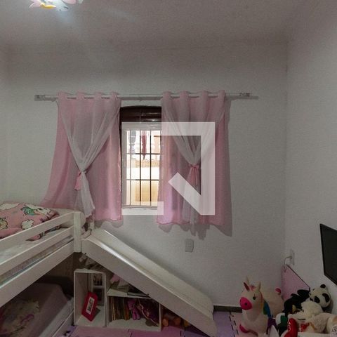Casa à venda com 210m², 2 quartos e 4 vagas Casa à venda com 210m², 2 quartos e 4 vagasQuarto