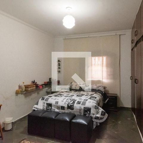 Casa à venda com 210m², 2 quartos e 4 vagas Casa à venda com 210m², 2 quartos e 4 vagasSuíte