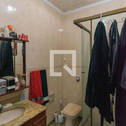 Casa à venda com 210m², 2 quartos e 4 vagas Casa à venda com 210m², 2 quartos e 4 vagasBanheiro da Suíte