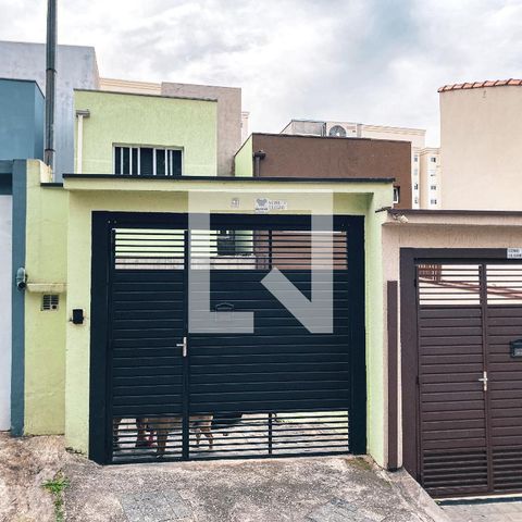 Casa à venda com 110m², 3 quartos e 2 vagasFachada