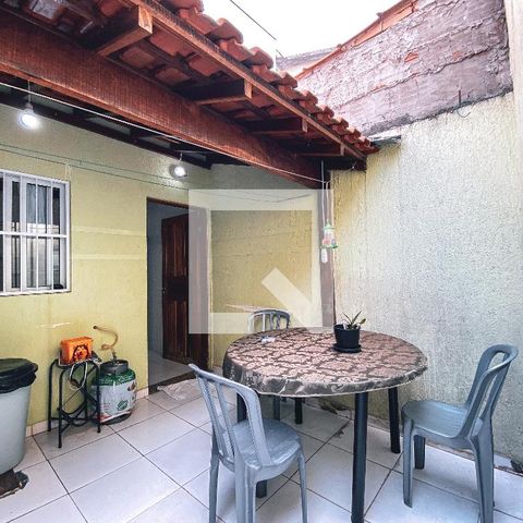 Casa à venda com 110m², 3 quartos e 2 vagasQuintal