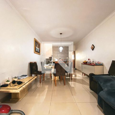Casa à venda com 110m², 3 quartos e 2 vagasSala
