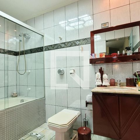 Casa à venda com 170m², 3 quartos e 2 vagas Casa à venda com 170m², 3 quartos e 2 vagasBanheiro da suíte