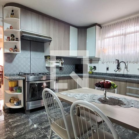 Casa à venda com 170m², 3 quartos e 2 vagas Casa à venda com 170m², 3 quartos e 2 vagasCozinha