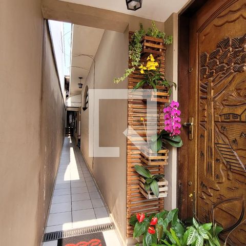 Casa à venda com 170m², 3 quartos e 2 vagas Casa à venda com 170m², 3 quartos e 2 vagasEntrada