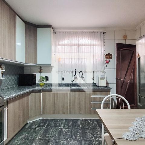 Casa à venda com 170m², 3 quartos e 2 vagas Casa à venda com 170m², 3 quartos e 2 vagasCozinha