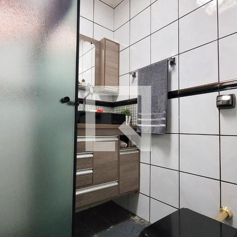 Casa à venda com 170m², 3 quartos e 2 vagas Casa à venda com 170m², 3 quartos e 2 vagasBanheiro