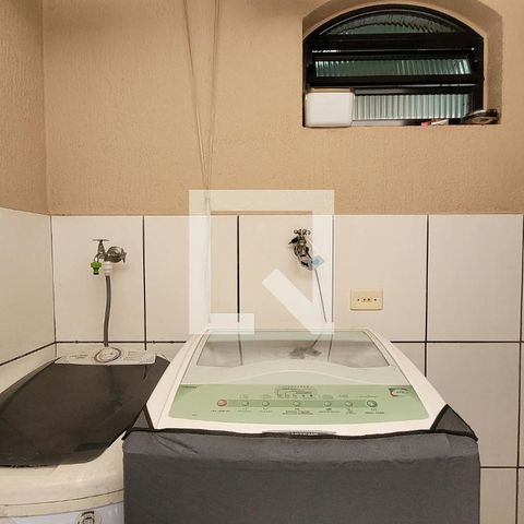 Casa à venda com 170m², 3 quartos e 2 vagas Casa à venda com 170m², 3 quartos e 2 vagasÁrea de serviço