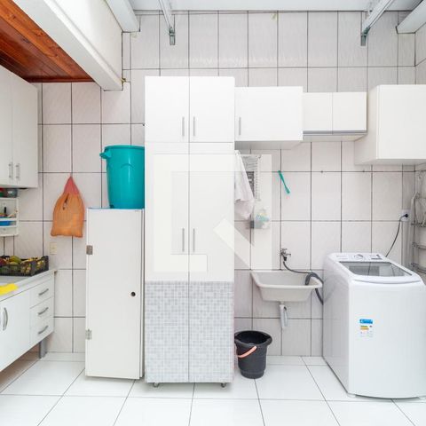 Casa à venda com 112m², 3 quartos e 2 vagasÁrea de Serviço