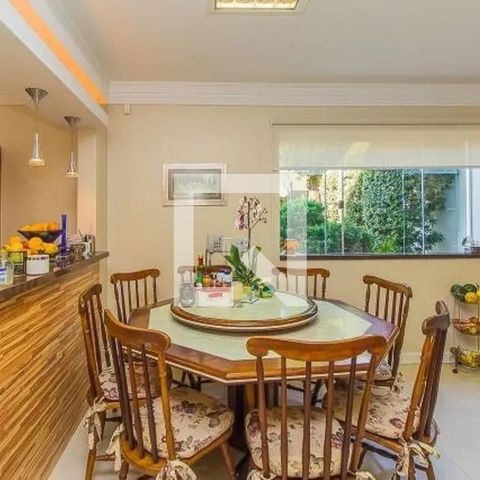 Casa à venda com 500m², 3 quartos e 4 vagasSala