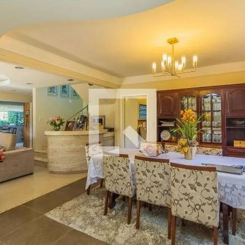 Casa à venda com 500m², 3 quartos e 4 vagasSala