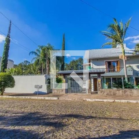 Casa à venda com 500m², 3 quartos e 4 vagasFachada