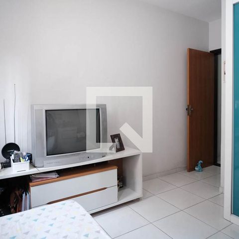 Casa à venda com 100m², 3 quartos e 2 vagas Casa à venda com 100m², 3 quartos e 2 vagasQuarto