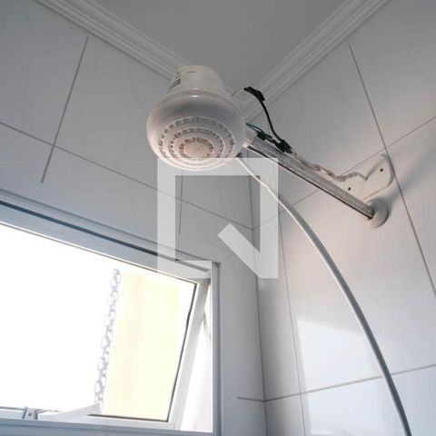 Casa à venda com 100m², 3 quartos e 2 vagas Casa à venda com 100m², 3 quartos e 2 vagasBanheiro