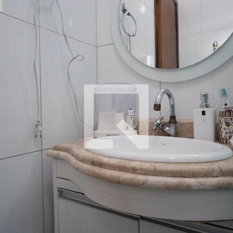 Casa à venda com 100m², 3 quartos e 2 vagas Casa à venda com 100m², 3 quartos e 2 vagasBanheiro