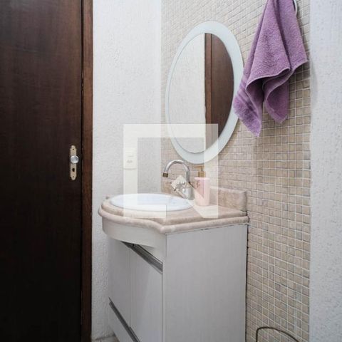 Casa à venda com 100m², 3 quartos e 2 vagas Casa à venda com 100m², 3 quartos e 2 vagasBanheiro 2