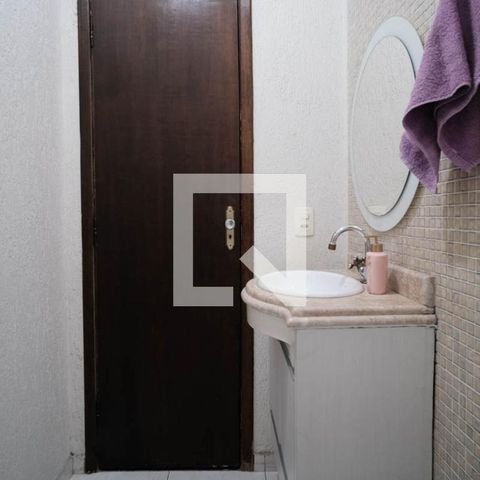 Casa à venda com 100m², 3 quartos e 2 vagas Casa à venda com 100m², 3 quartos e 2 vagasBanheiro 2
