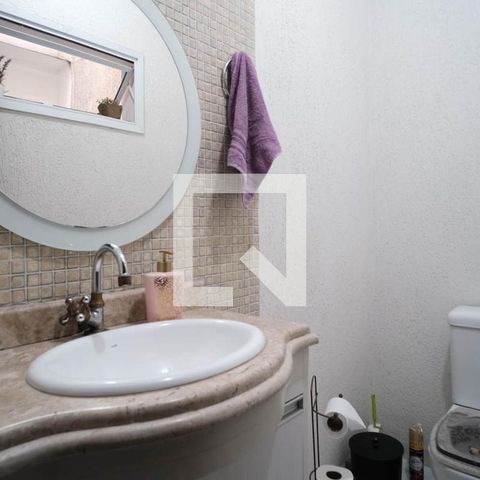 Casa à venda com 100m², 3 quartos e 2 vagas Casa à venda com 100m², 3 quartos e 2 vagasBanheiro 2