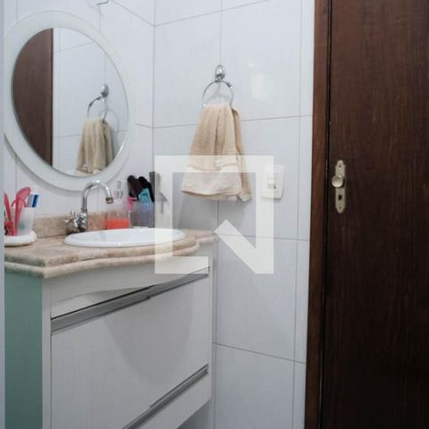 Casa à venda com 100m², 3 quartos e 2 vagas Casa à venda com 100m², 3 quartos e 2 vagasBanheiro