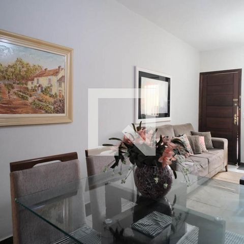 Casa à venda com 100m², 3 quartos e 2 vagas Casa à venda com 100m², 3 quartos e 2 vagasSala